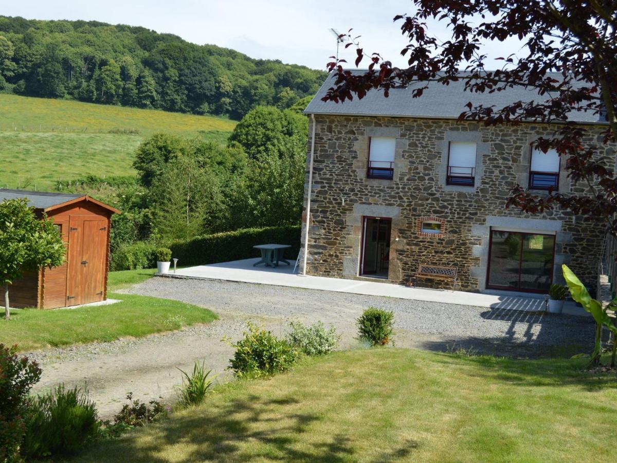 Cosy Chalet With Private Garden In Normandy Isigny-le-Buat Экстерьер фото