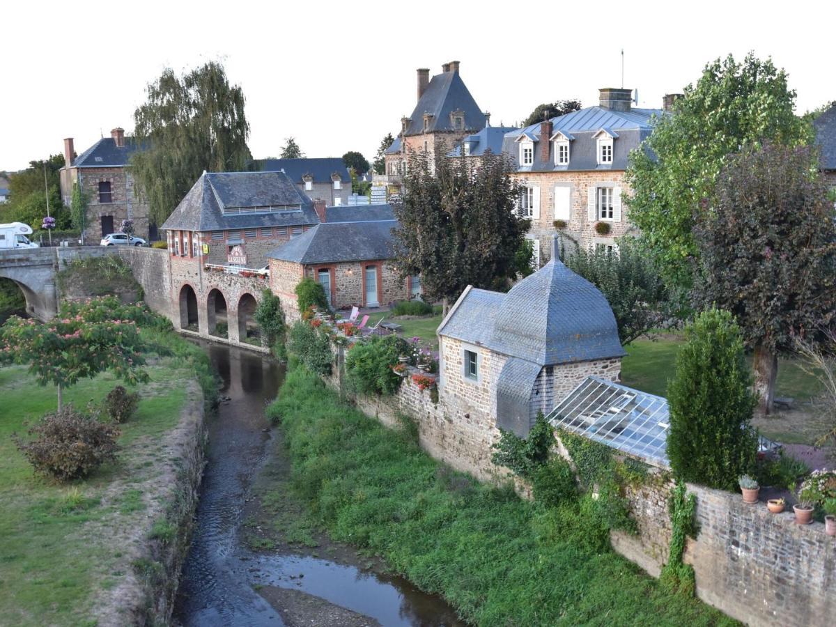 Cosy Chalet With Private Garden In Normandy Isigny-le-Buat Экстерьер фото