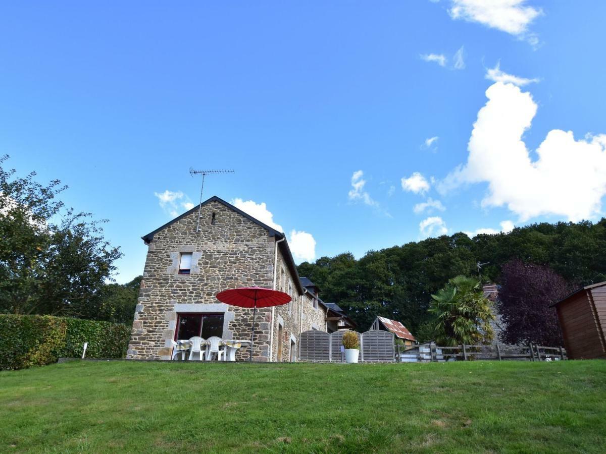 Cosy Chalet With Private Garden In Normandy Isigny-le-Buat Экстерьер фото